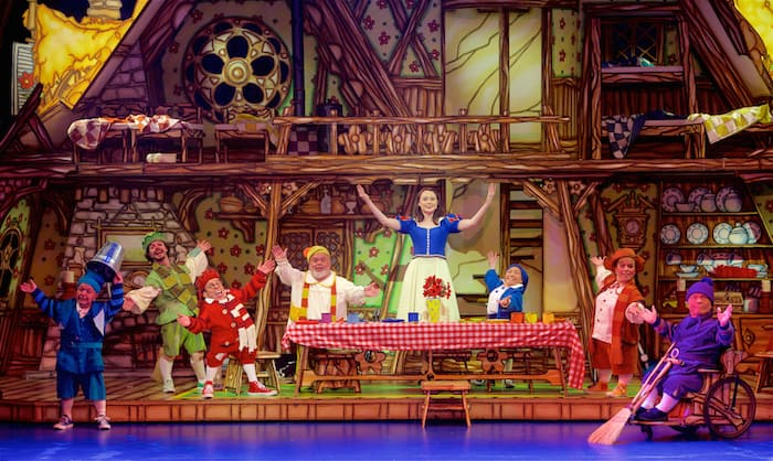 Snow White Panto. Snow white and the seven dwarfs review at Bristol Hippodrome