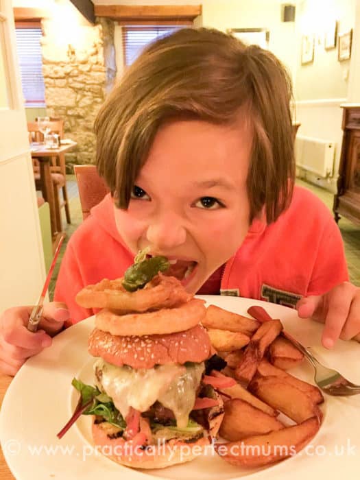 White Hart Hotel, Motetonhampstead. Family friendly restaurants in Dartmoor